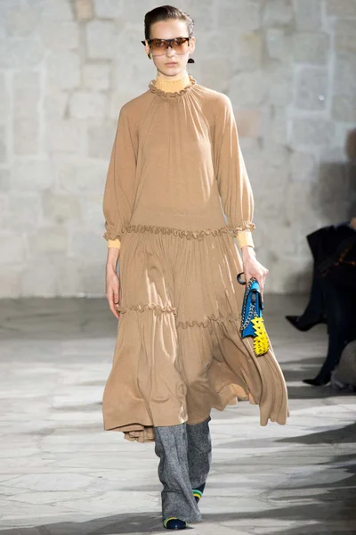 Look 9